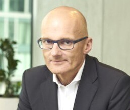 Portrait of Jaroslaw 'Jarek' Oworuszko, CFO at Shards of Clarity