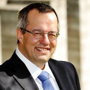 Portrait of Stavros Therianos, Chairman at Shards of Clarity